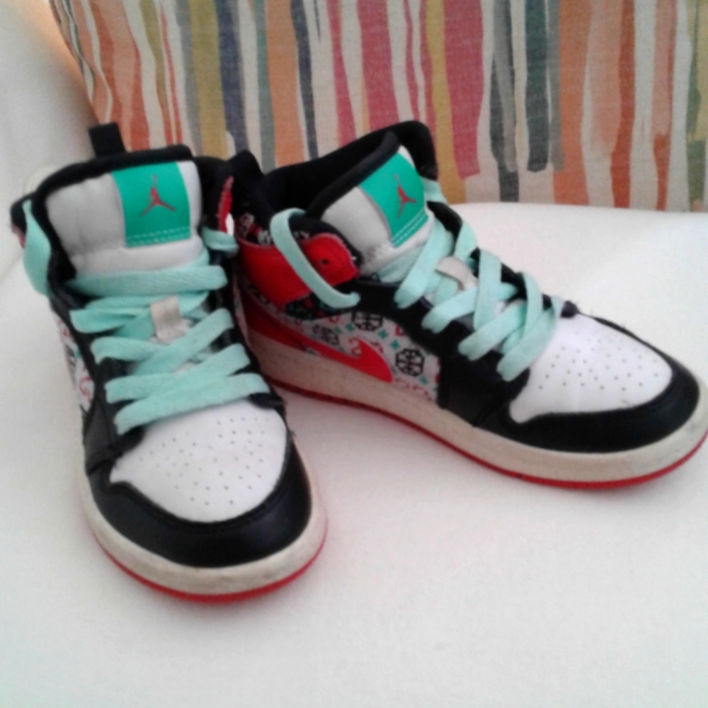 Kids Nike Air Jordan 1 Mid SE GS Ugly Christmas Sweater Limited Edition Sneakers